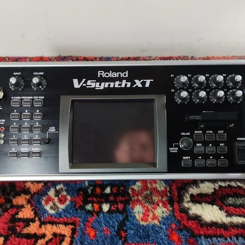 Roland V-Synth XT  Roland V-Synth XT