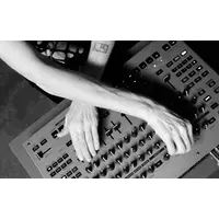 Roland TR-1000 Rhythm Creator