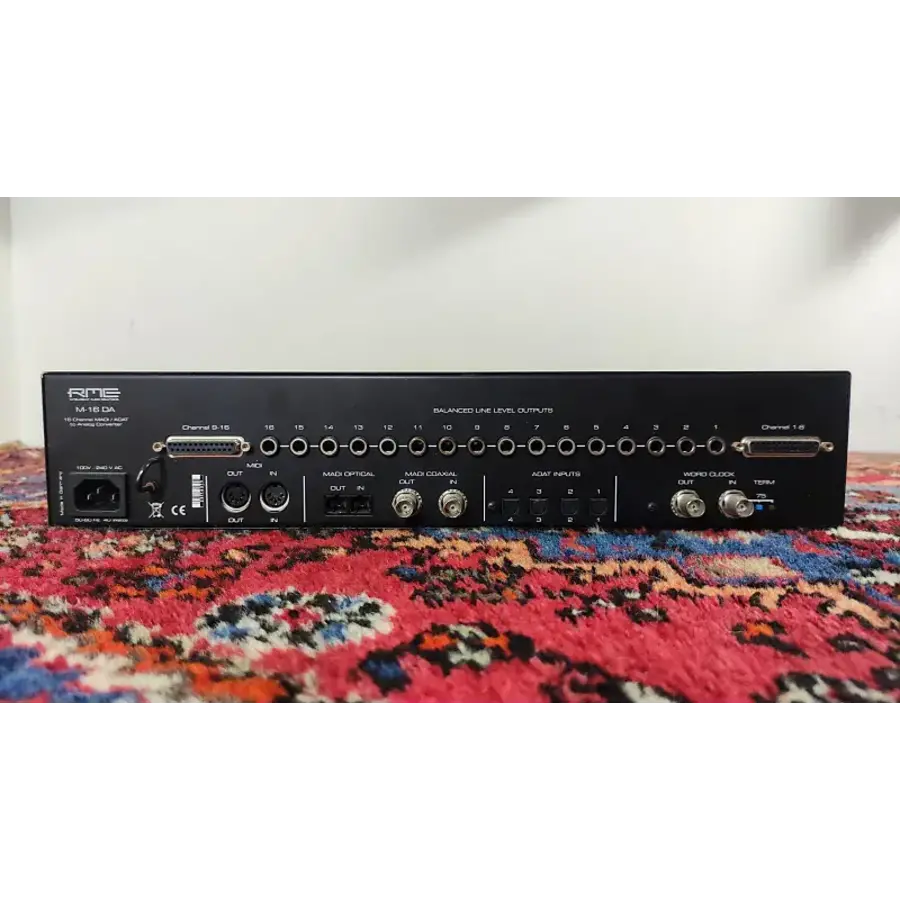 RME M-16DA 16 Channel DA Converter