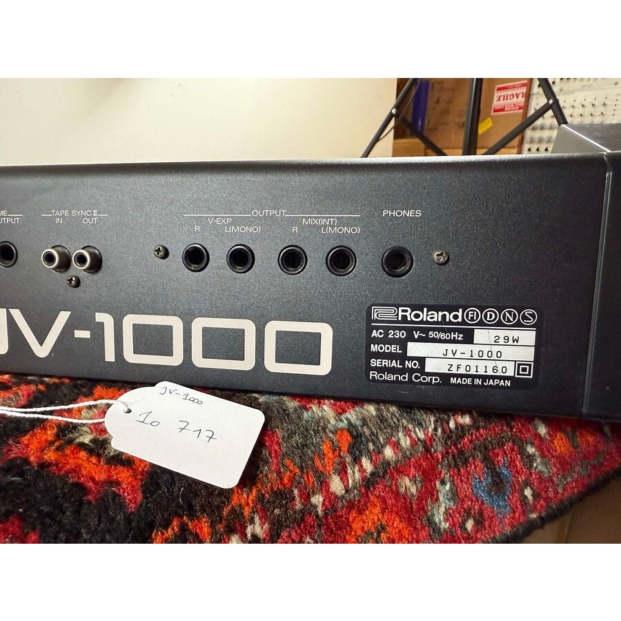 Roland JV-1000 Music Workstation