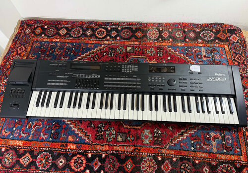 Roland JV-1000 Music Workstation 