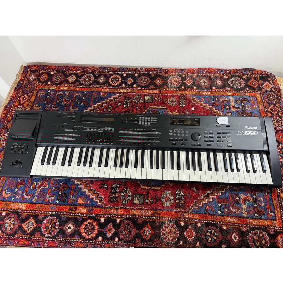 Roland JV-1000 Music Workstation