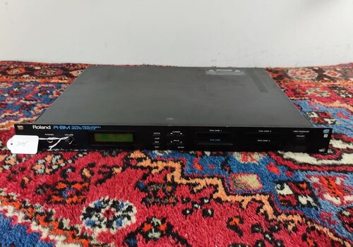 Roland R-8M 