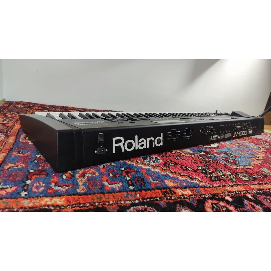 Roland JV-1000