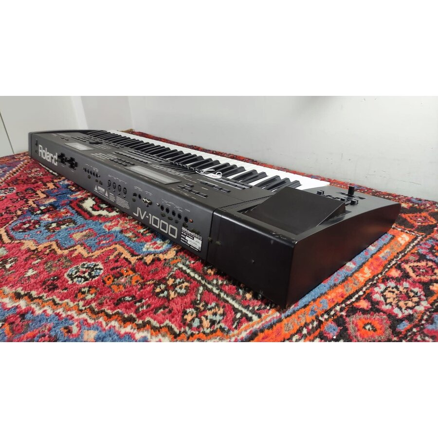 Roland JV-1000