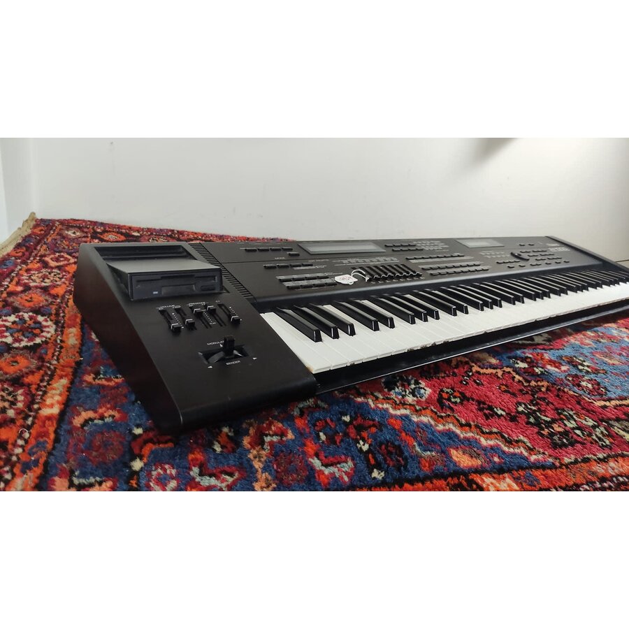 Roland JV-1000
