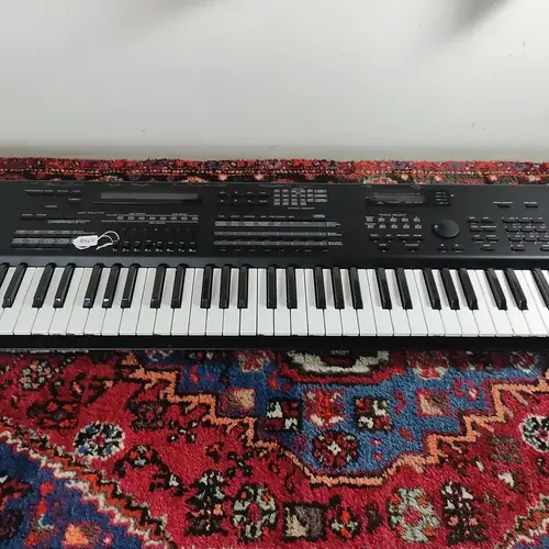 Roland JV-1000 
