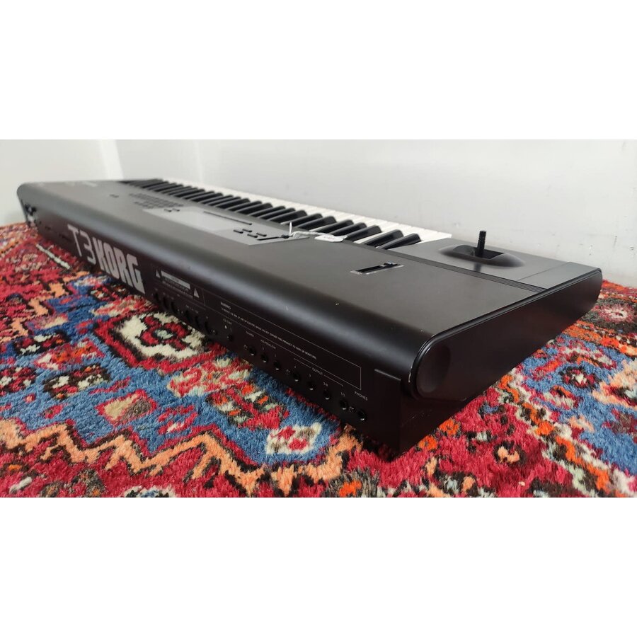 Korg T3