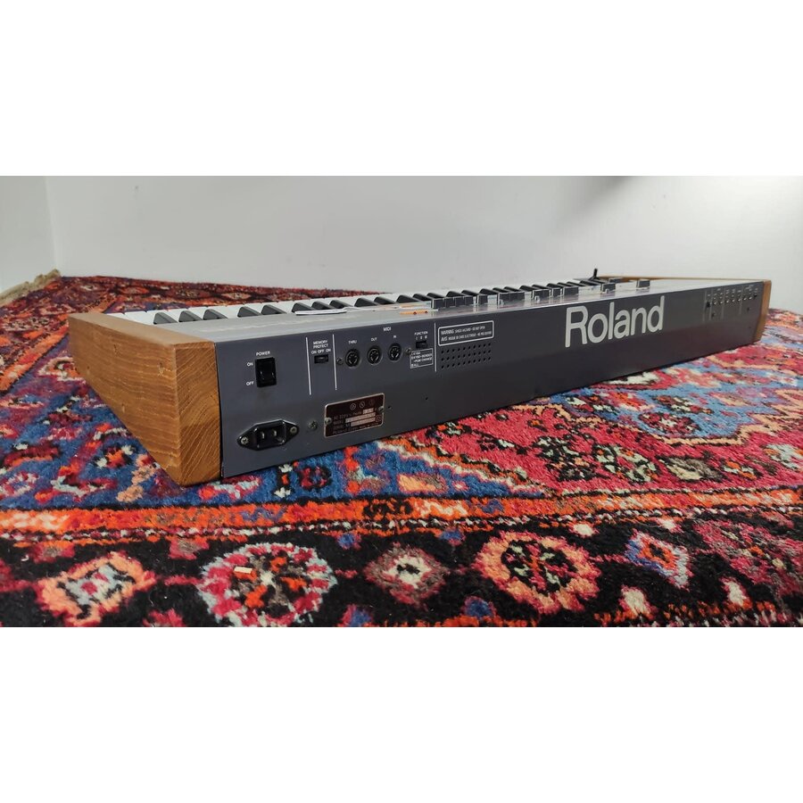 Roland Juno 106