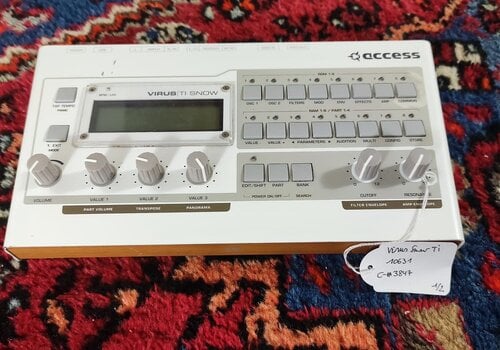 Access Virus TI Snow 