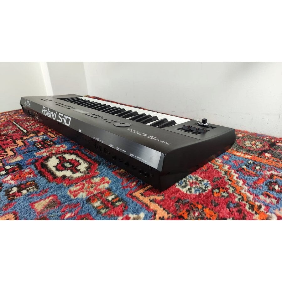Roland S-10 keyboard sampler