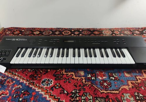 Roland S-10 keyboard sampler 