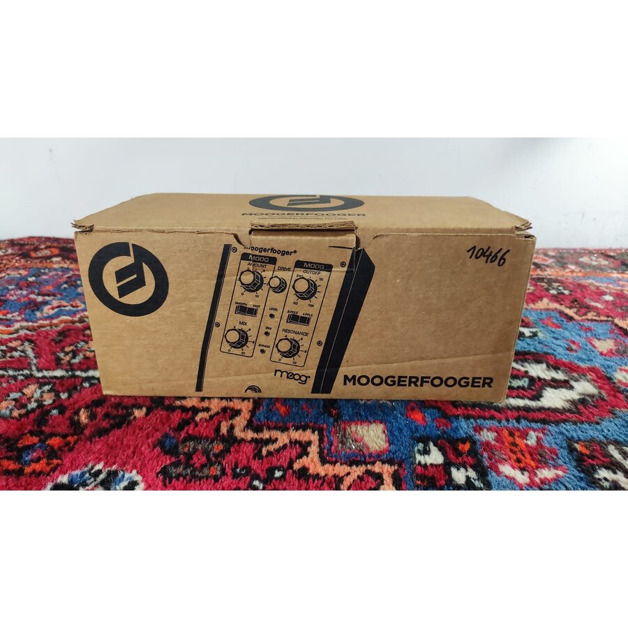 Moog Moogerfooger MF-104M - Limited Edition (White)