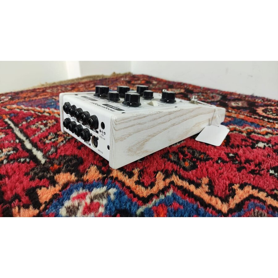 Moog Moogerfooger MF-104M - Limited Edition (White)