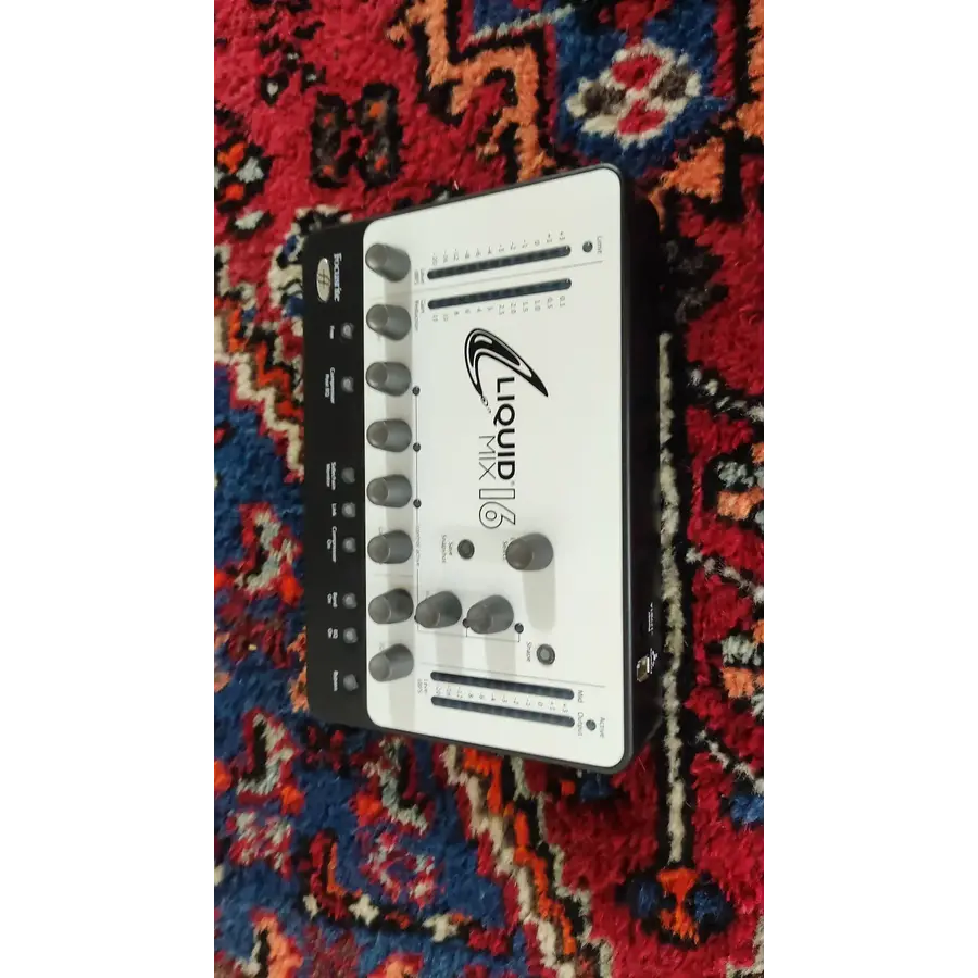 Focusrite Liquidmix