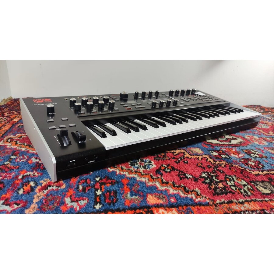 Ashun Sound Machines (ASM) Hydrasynth Keyboard