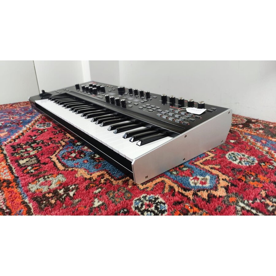 Ashun Sound Machines (ASM) Hydrasynth Keyboard