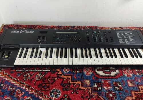 Yamaha V50 