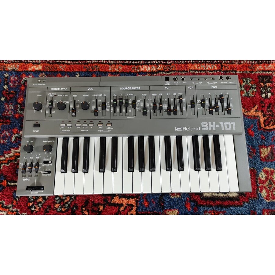 Roland Sh 101 + bag + modgrip + og power adapter + manual