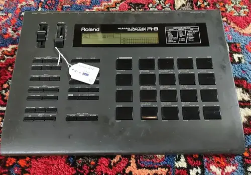 Roland R-8 + met orig voeding 