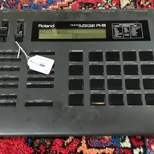 Roland R-8 + met orig voeding 