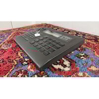 Roland R-8 + met orig voeding