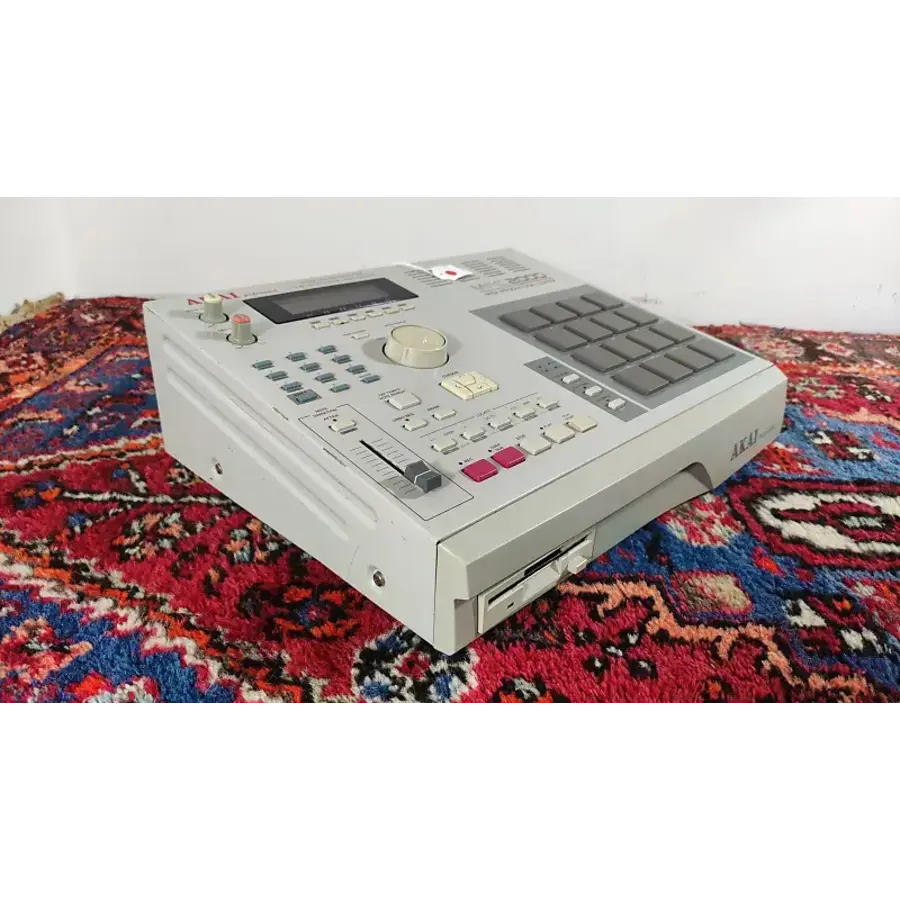 Akai MPC-2000