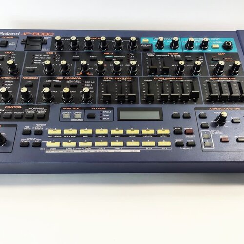 Roland JP8080 