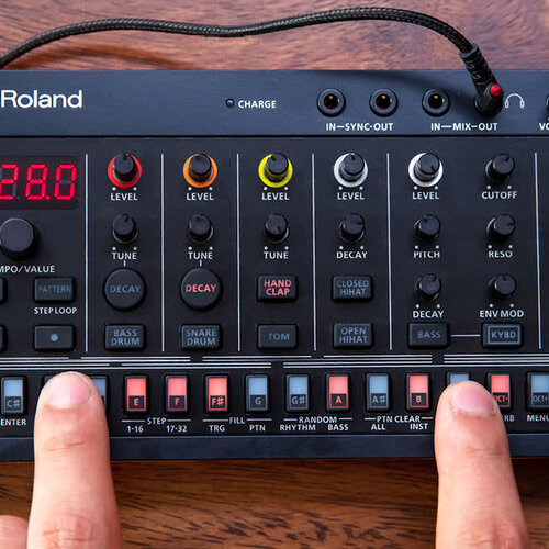 ROLAND T-8 