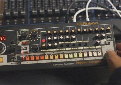 ROLAND 	TR-08 