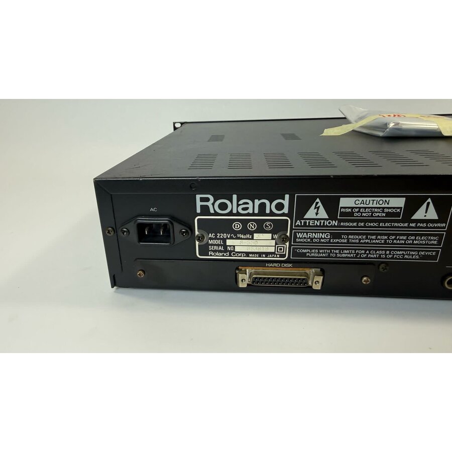 Roland S-550