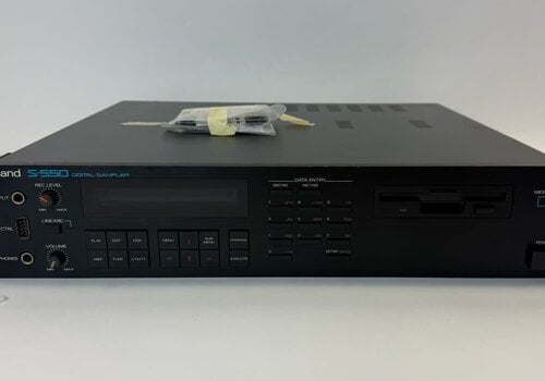 Roland S-550 