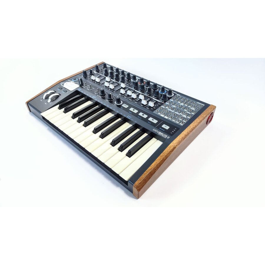 Arturia Minibrute2 (boxed)