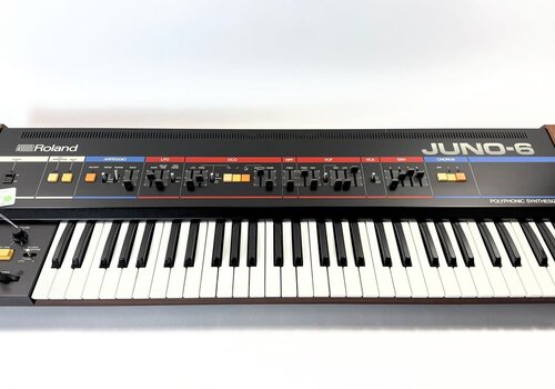 Roland Juno-6 