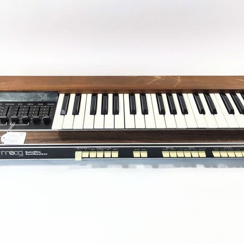 Moog Satellite + Heavy Duty Flightcase 