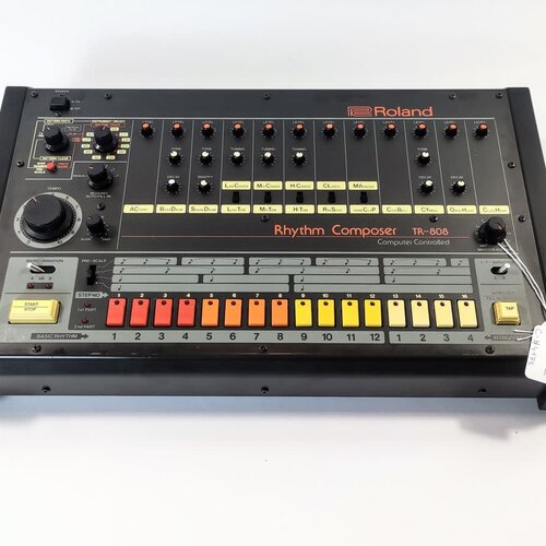 Roland TR-808   SN 124851 