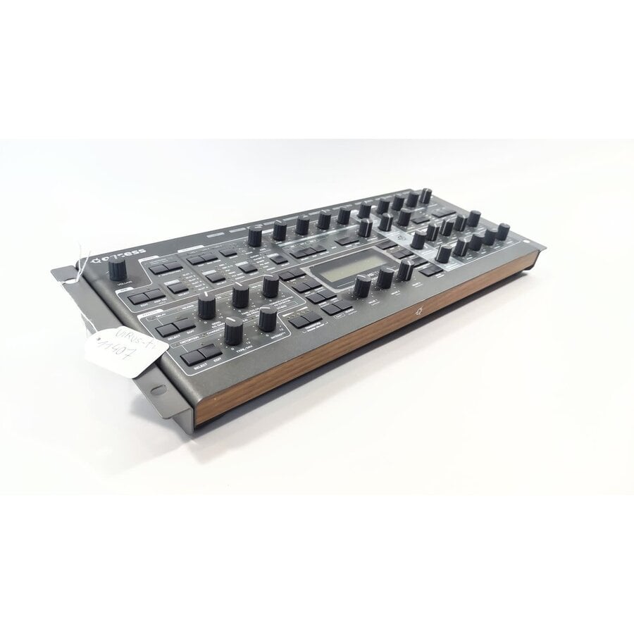 Acces VIRUS TI Desktop + Rack ears