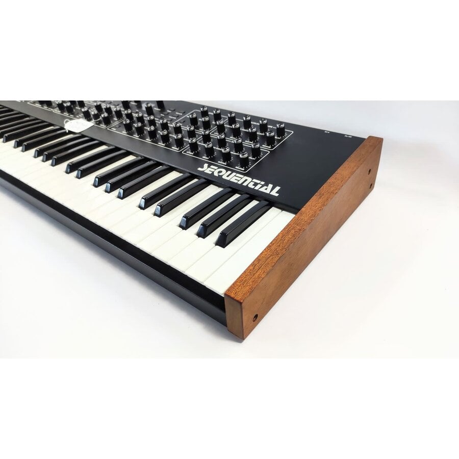 Sequential Prophet Rev 2  8-voice