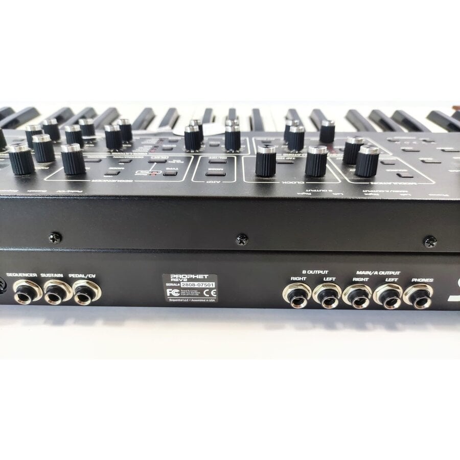 Sequential Prophet Rev 2  8-voice