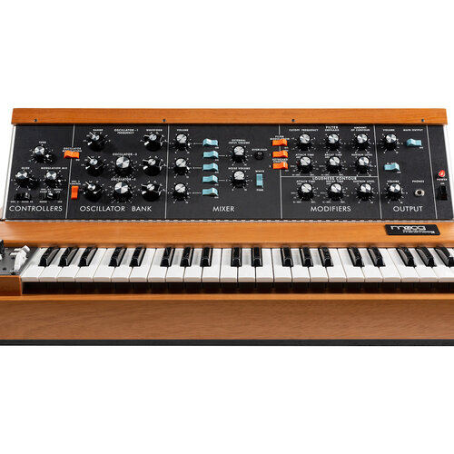 MiniMoog Model D Mahogany Edition 