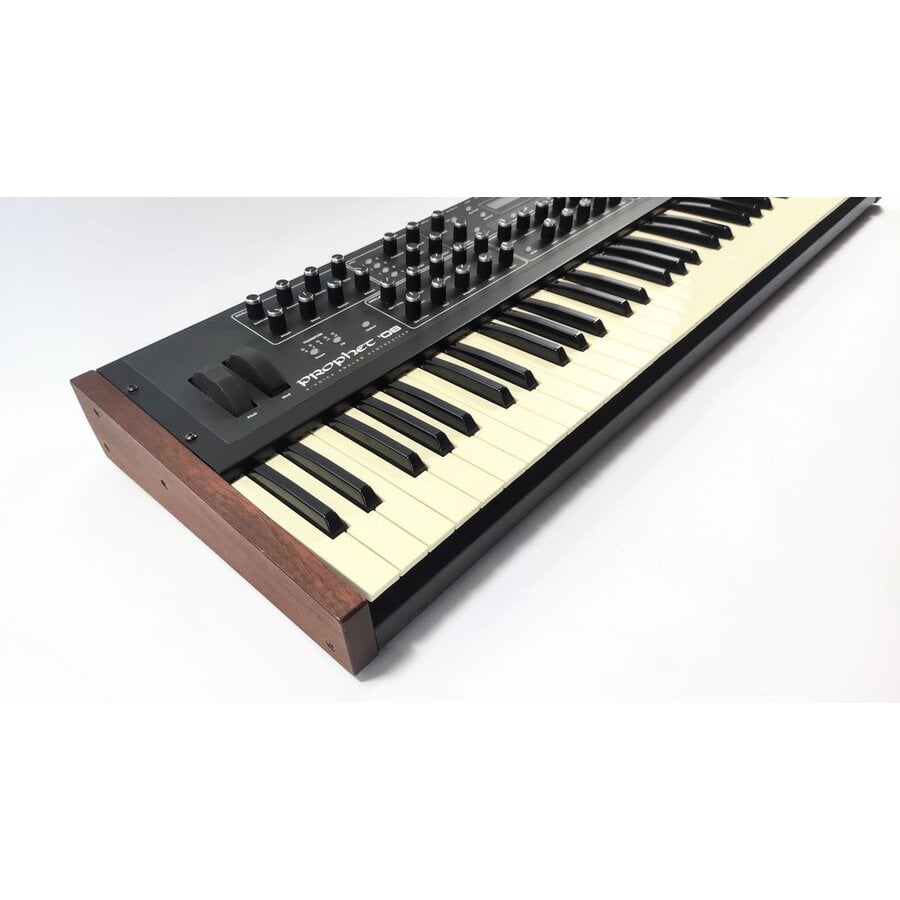 Sequential Prophet 08