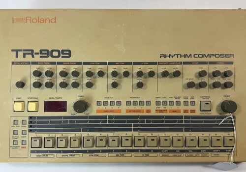 Roland TR-909 