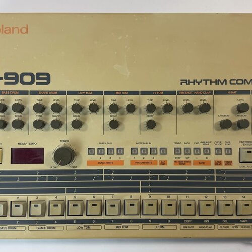 Roland TR-909 