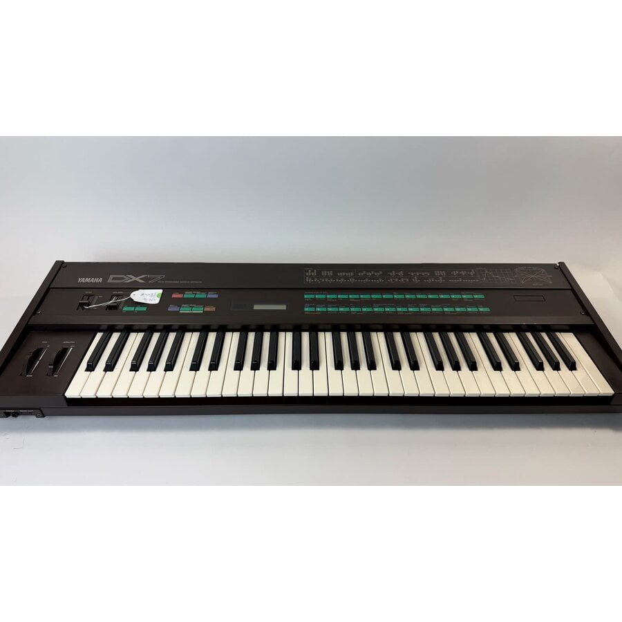 Yamaha DX7 (Damaged right panel)