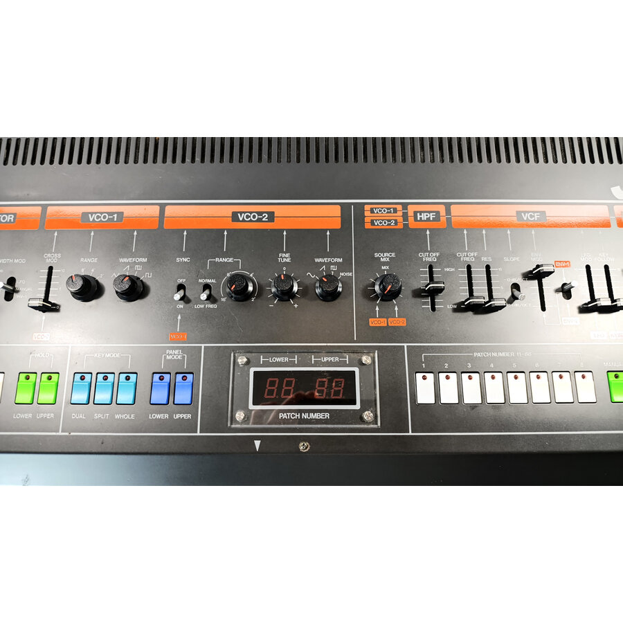 ROLAND JUPITER 8