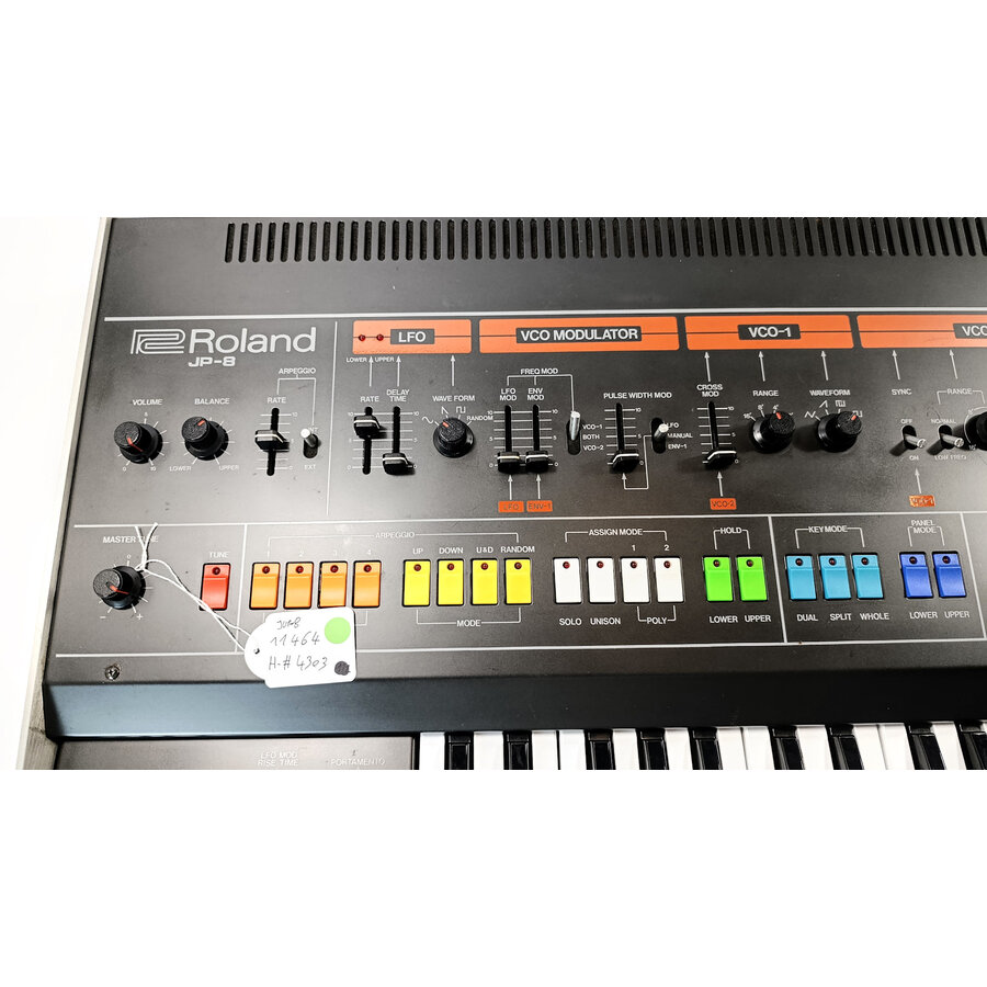 ROLAND JUPITER 8