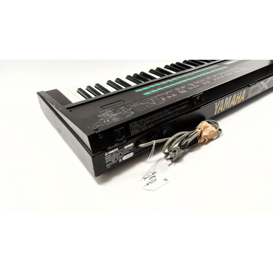 Yamaha DX-7 + Case