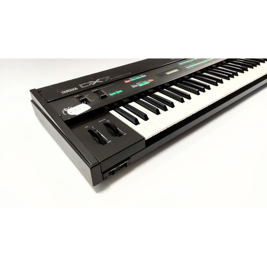 Yamaha DX-7 + Case