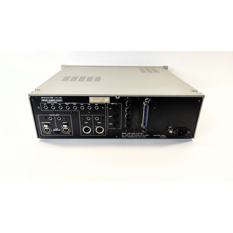 Akai S3000