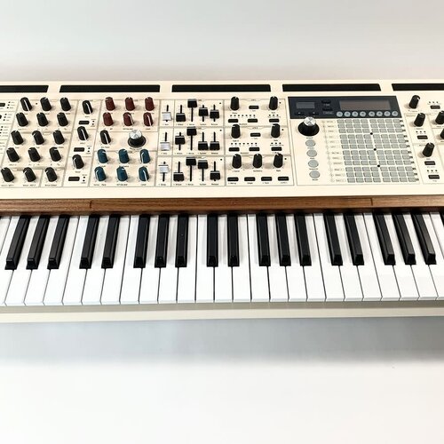 Arturia Polybrute 12 